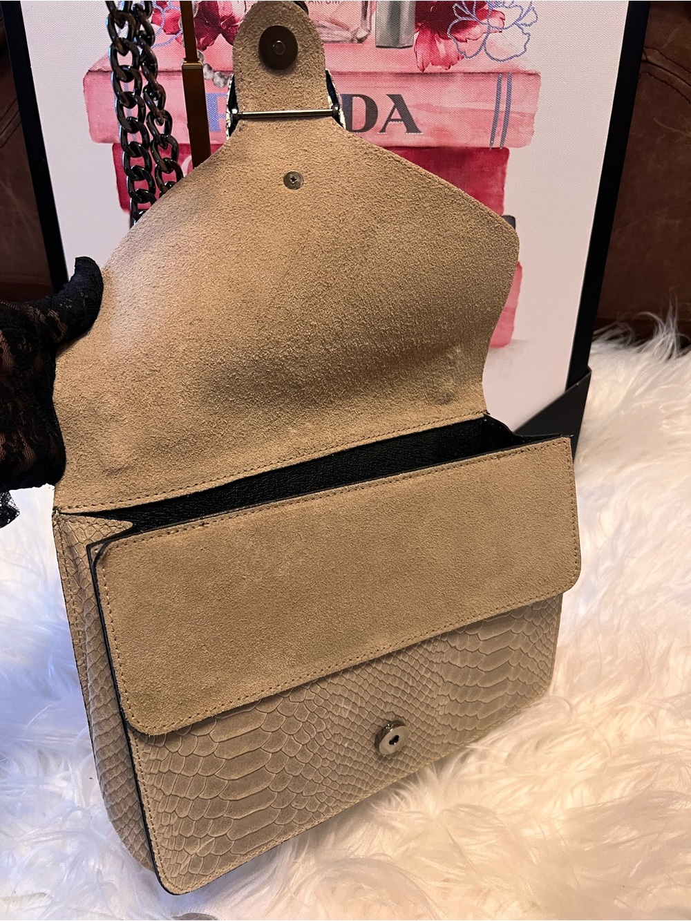 Vera Pelle Beige snakeskin-embossed genuine leather chain crossbody bag - Picture 12 of 17
